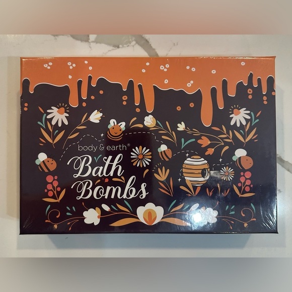 Body and earth bath bomb set (6): Honey, Rose and Lily scents NIB - Picture 10 of 11